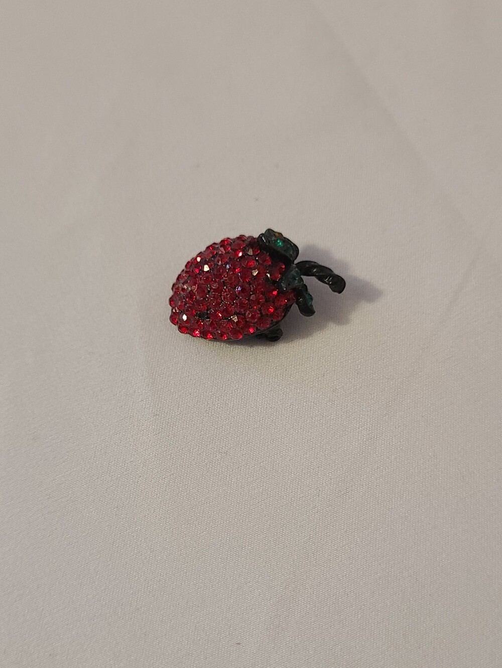 Small Strawberry Pin - Picture 4 of 9